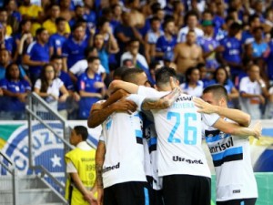 Com pintura de Luan no Mineirão, Grêmio abre 2 a 0 no Cruzeiro e sai em vantagem na semi
