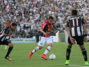 Com polêmica nos bastidores, JEC recebe Figueirense em decisão estadual