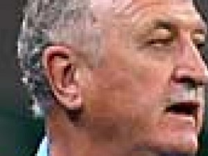 Com um a menos, Grêmio vence Ypiranga e segue ascensão no Gauchão