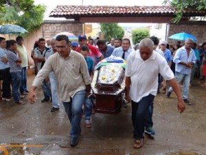 Comoção no sepultamento da grande liderança Zé Pequeno