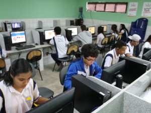 Conexão de internet deve chegar a mais 204 escolas no Ceará