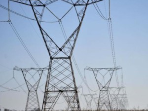 Contas de luz sobem, em média, 23,4% no país a partir de segunda