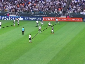 Corinthians brilha na tática e compensa técnica com muita entrega