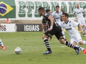 Corinthians empata com Goiás e desperdiça chance de alcançar o G4