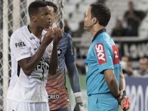 Corinthians tem oito pendurados antes de clássico contra o Palmeiras