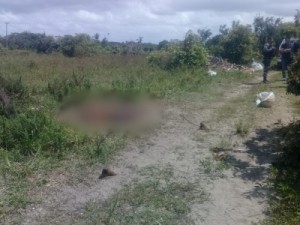 Corpo de homem é encontrado com mãos amarradas e pés decepados, na Paraíba