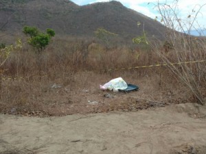 Corpo é encontrado dentro de mala em Acarape