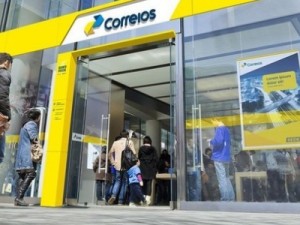 Correios vão cortar cargos de chefia e devem reabrir programa de demissão