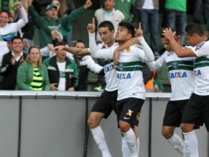 Coxa desencanta diante do Cruzeiro na estreia do Gladiador