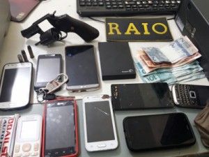 Crato – Casal é preso com objetos roubados, dinheiro e arma