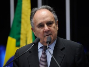 Cristovam reitera voto pela abertura do processo de impeachment