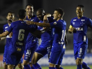 Cruzeiro goleia o Vasco, encaminha vaga e elimina clube carioca da Libertadores