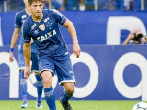 Cruzeiro planeja decisão "em conjunto" sobre futuro de Lucas Silva na Toca