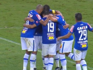 Cruzeiro vence a Ponte Preta e deixa a zona de rebaixamento