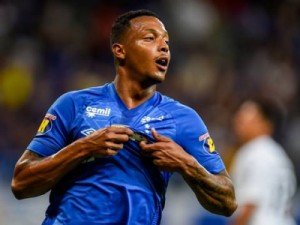 Cruzeiro vence e complica o Corinthians na luta contra o rebaixamento no Brasileirão