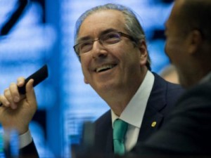 Cunha manterá salário de R$ 33 mil e regalias