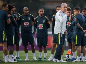 De "7 a 1" a "parabéns", Seleção tem mimos e vaias em último treino aberto