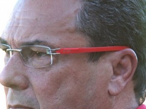 Decisão faz Fla suspender pagamento de parte do salário de Luxemburgo