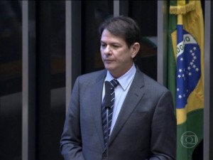 Decreto que exonera Cid Gomes do MEC é publicado no 'Diário Oficial'