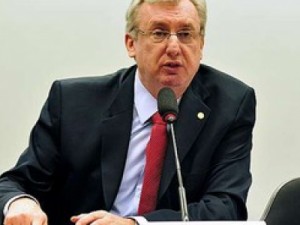 Deputado afirma que não faz 'sentido' dizer que é 'pau mandado' de Cunha