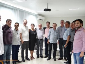 Deputado André Figueiredo reúne-se com diretores do Hospital Santo Antônio