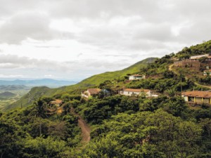 Desabamento e construções irregulares resultam em 22 infrações ambientais na Serra de Baturité