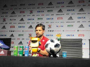 Diego vê "malícia" sobre sua opinião de ausência na Copa