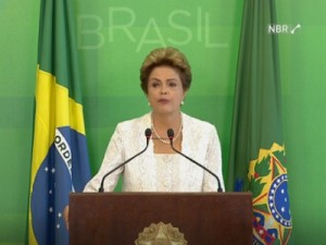Dilma anuncia reforma com redução de 39 para 31 ministérios