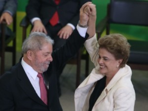 Dilma chama grampo de agressão à democracia e diz que vai investigar