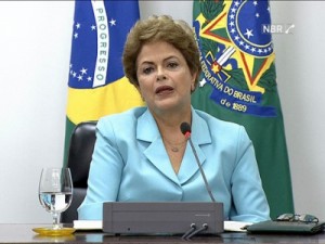 Dilma defende 'diferenciação' entre atividade-meio e atividade-fim