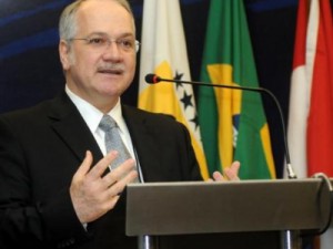 Dilma indica jurista Luiz Edson Fachin para o Supremo