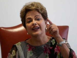 Dilma Rousseff crítica quem usa crise para chegar ao poder
