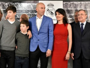 Dois em um: Real oficializa a demissão de Rafa Benítez, e Zidane vira técnico