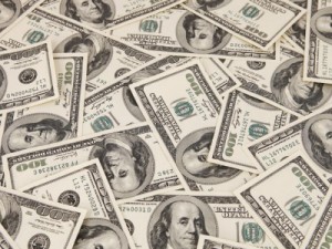 Dólar fecha em alta por preocupações sobre a economia da China