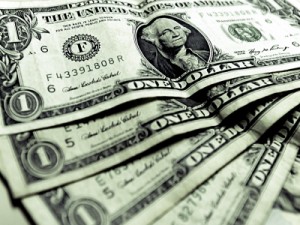 Dólar passa a barreira dos R$ 3,50 e fecha em alta pelo 6º dia