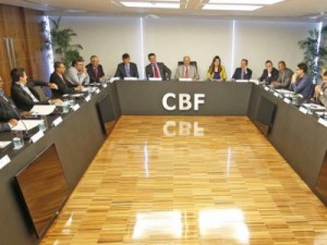 Dunga se reúne com ex-jogadores da Seleção Brasileira para ouvir opiniões