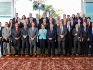 “É muito importante essa cooperação entre os estados”, diz Camilo Santana após reunião com Dilma e governadores