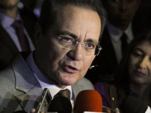 É preciso acabar com farra de criação de partidos, diz Renan