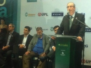 Eduardo Cunha diz que PMDB está cada dia mais distante do PT