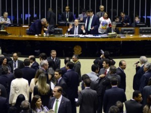 Efeitos da Lava Jato ameaçam votação do ajuste fiscal no Congresso