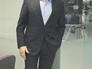 ELEIÇÕES - Com Cid, Eunício estreita possibilidade de aliança