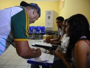 Eleições no Brasil são 'altamente confiáveis' e melhores do que nos EUA, diz estudo