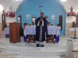 Em Barbalha fiéis lotam Capela de Santa Terezinha na Missa das Cinzas