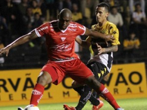 Em empate frustrante, Criciúma e Mogi abrem returno com cenário negativo