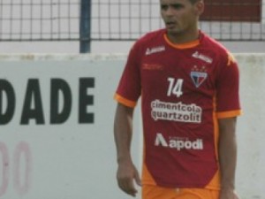 Em grupo embolado, Fortaleza monitora adversários por vaga no G-4