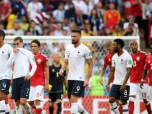 Em "jogo de compadres", França e Dinamarca protagonizam primeiro 0 a 0 e são vaiadas