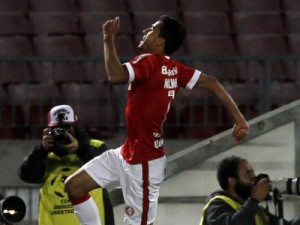 Em noite de luxo, Internacional goleia no Chile e fica perto das oitavas