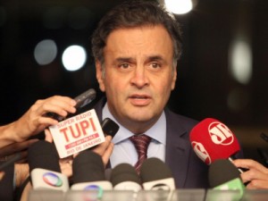 Em rede social, Aécio diz que a 'luta ainda não acabou'