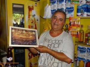 Em tarde de pagode, Bar do Alberto comemora 30 anos