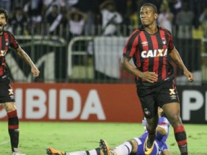 Em Volta Redonda o Vasco é derrotado pelo Atlético Paranaense